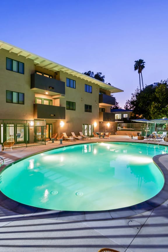 Chase Knolls Sherman Oaks Apartments